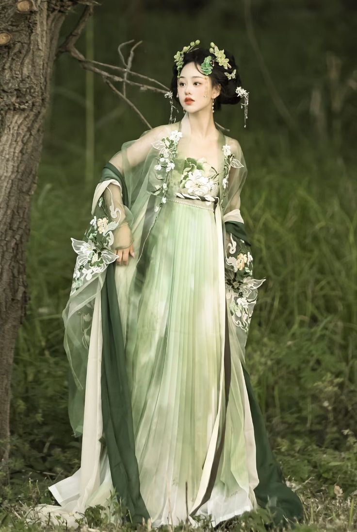 The Elegance of Sleeveless Cheongsam:Embracing the Chic and Timeless Charm of a Traditional Classic The Elegance of Sleeveless Cheongsam:Embracing the Chic and Timeless Charm of a Traditional Classic