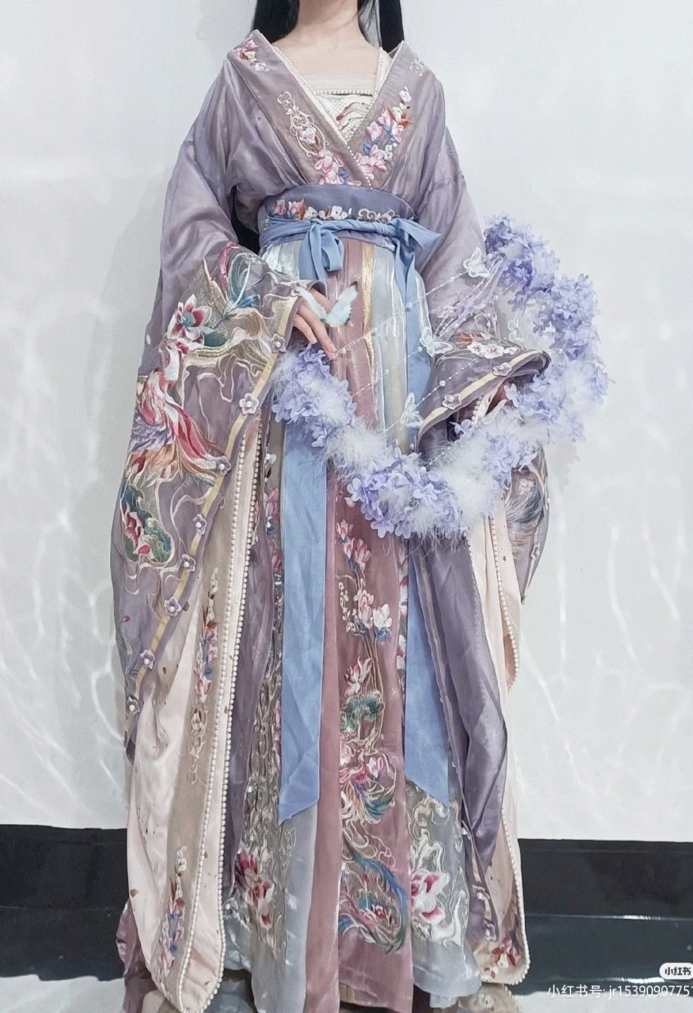 Embracing the New-Wave of Traditional Charm:The Rise of Long-Style Chinese Cheongsam Skirts Embracing the New-Wave of Traditional Charm:The Rise of Long-Style Chinese Cheongsam Skirts