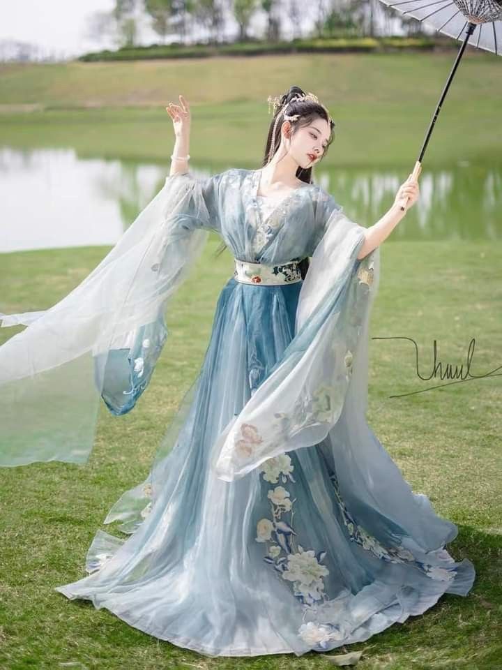 Winter Thickened Hanfu Costumes for Little Girls A Guide to Warm and Stylish Options Winter Thickened Hanfu Costumes for Little Girls A Guide to Warm and Stylish Options