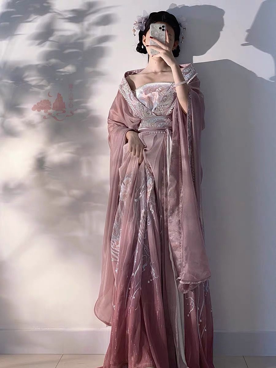 The Splendor of Golden Silk Velvet Tang Suit:A Traditional Chinese Elegance The Splendor of Golden Silk Velvet Tang Suit:A Traditional Chinese Elegance