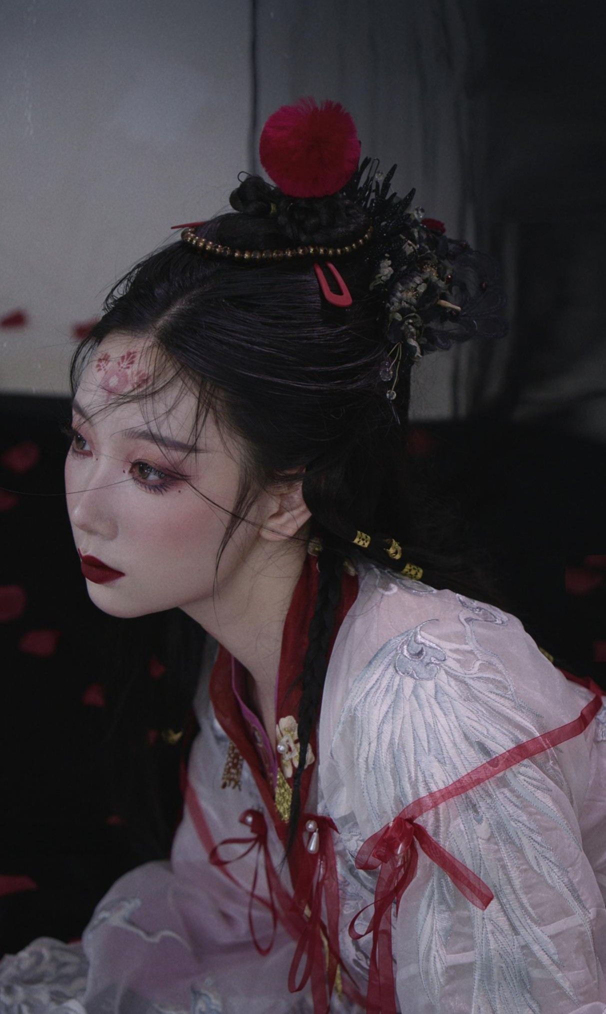 The Rise of Hanfu Short-Style Fashion among Female Students The Rise of Hanfu Short-Style Fashion among Female Students
