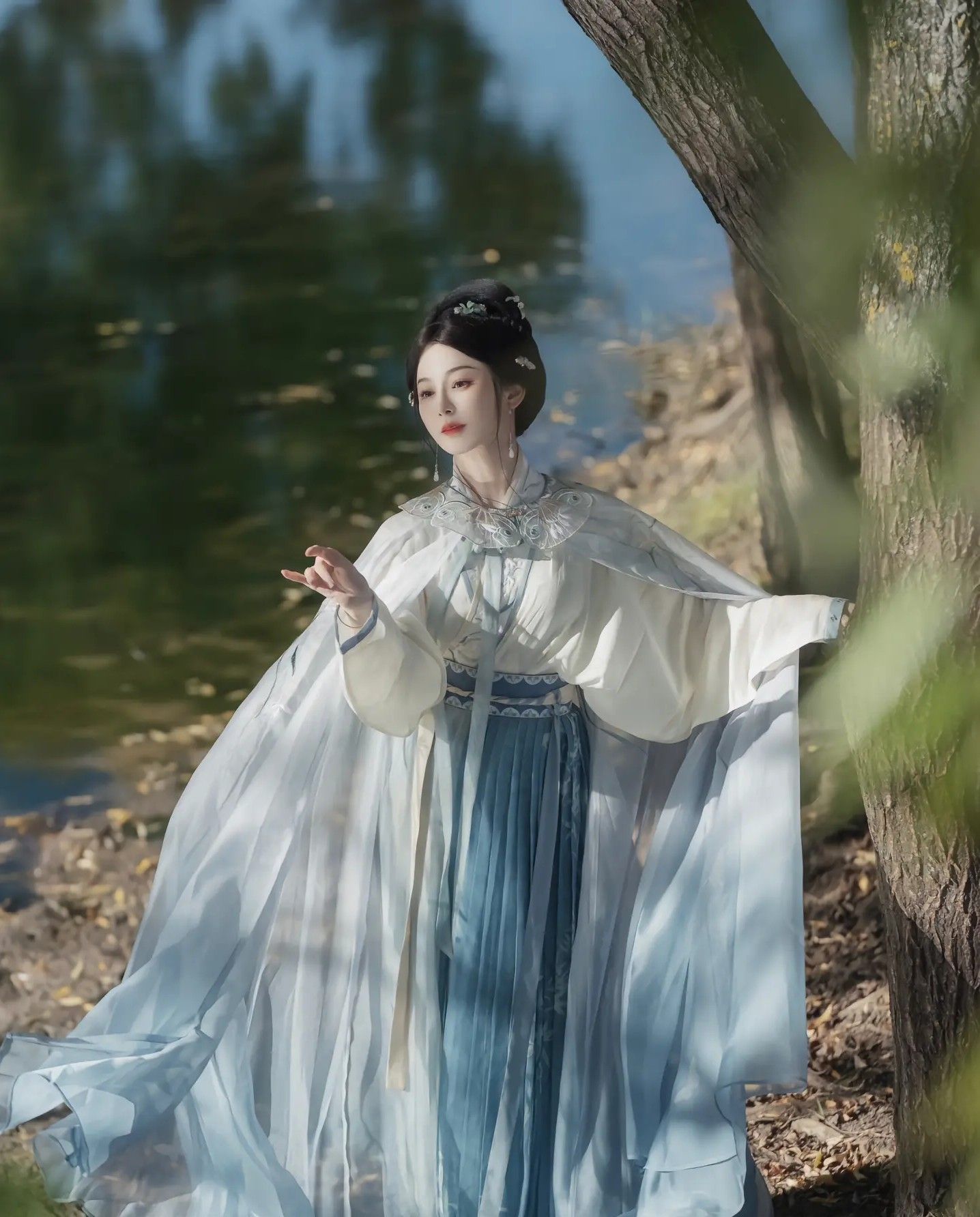 The Bridal Ming-Style Hanfu Headdress:A Blend of Ancient Elegance and Modern Charm The Bridal Ming-Style Hanfu Headdress:A Blend of Ancient Elegance and Modern Charm