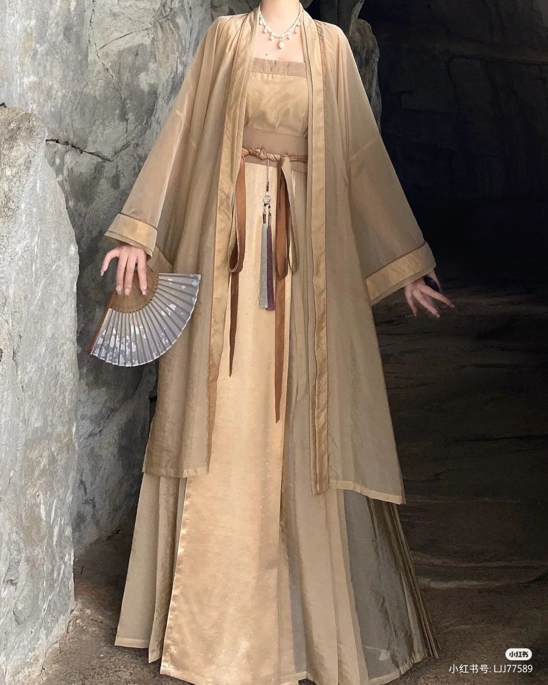 Innovating Cheongsam into Modern Chiffon Dress:A Blend of Tradition and Fashion Innovating Cheongsam into Modern Chiffon Dress:A Blend of Tradition and Fashion