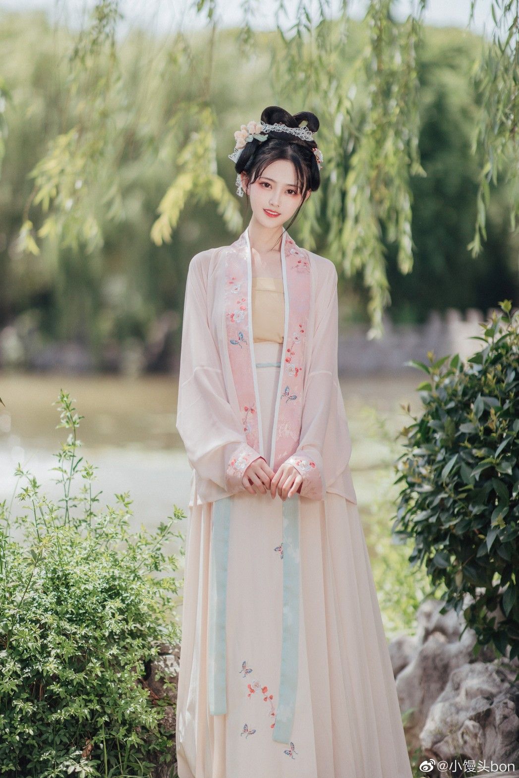 Winter Hanfu Skirts for Girls:A Glimpse into Traditional Elegance Winter Hanfu Skirts for Girls:A Glimpse into Traditional Elegance