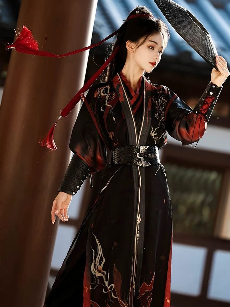 Traditional Chinese Wedding Dress:The Winter Cheongsam Skirt with its Mabin skirt