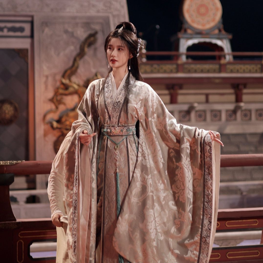 Lotus Blue Hanfu:The Splendor of Traditional Chinese Elegance Lotus Blue Hanfu:The Splendor of Traditional Chinese Elegance