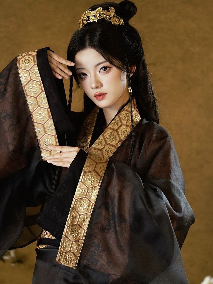 A Qipao Fashion Show Underneath an Umbrella of Elegance A Qipao Fashion Show Underneath an Umbrella of Elegance