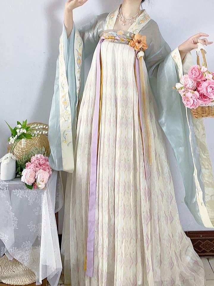 A 60cm Dolls Cheongsam:Miniature Elegance A 60cm Dolls Cheongsam:Miniature Elegance