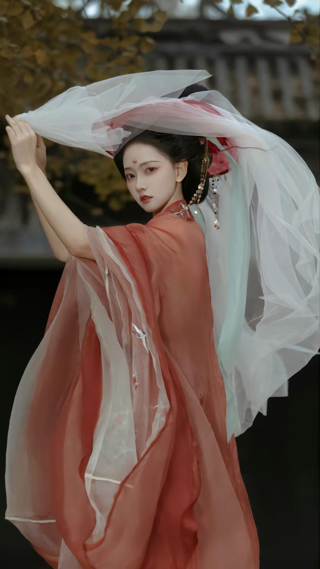 The Evolution of the Lengthened Cheongsam:A Blend of Tradition and Modernity The Evolution of the Lengthened Cheongsam:A Blend of Tradition and Modernity