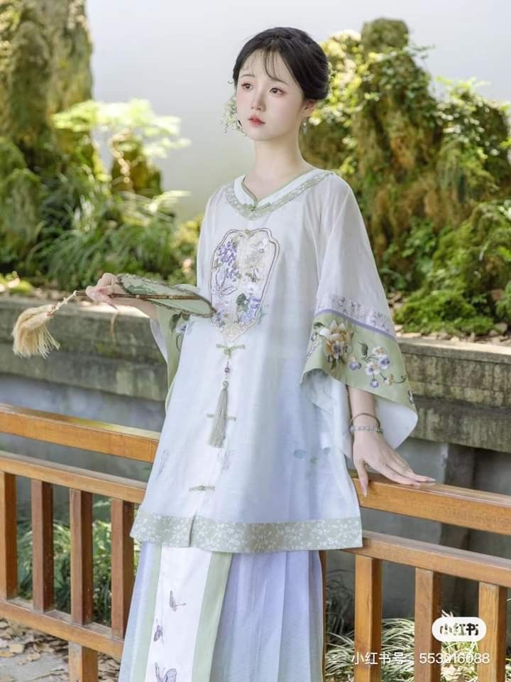 Stylish Mini-Size Cheongsam Two-Piece Set:A Fashionable and Comfortable Choice Stylish Mini-Size Cheongsam Two-Piece Set:A Fashionable and Comfortable Choice