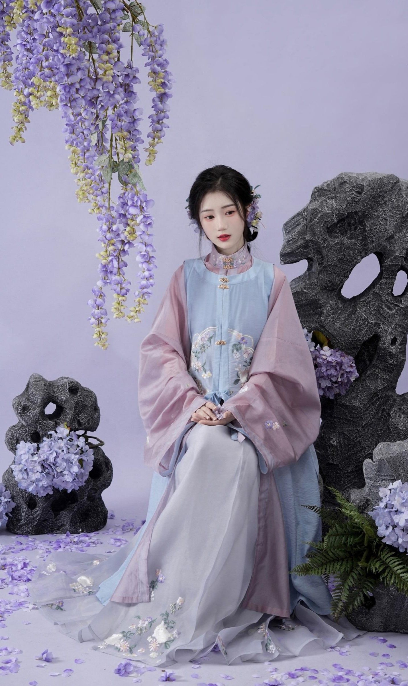 New Years Equestrian-Inspired Skirt Suit for Women:A Blend of Tradition and Modernity New Years Equestrian-Inspired Skirt Suit for Women:A Blend of Tradition and Modernity