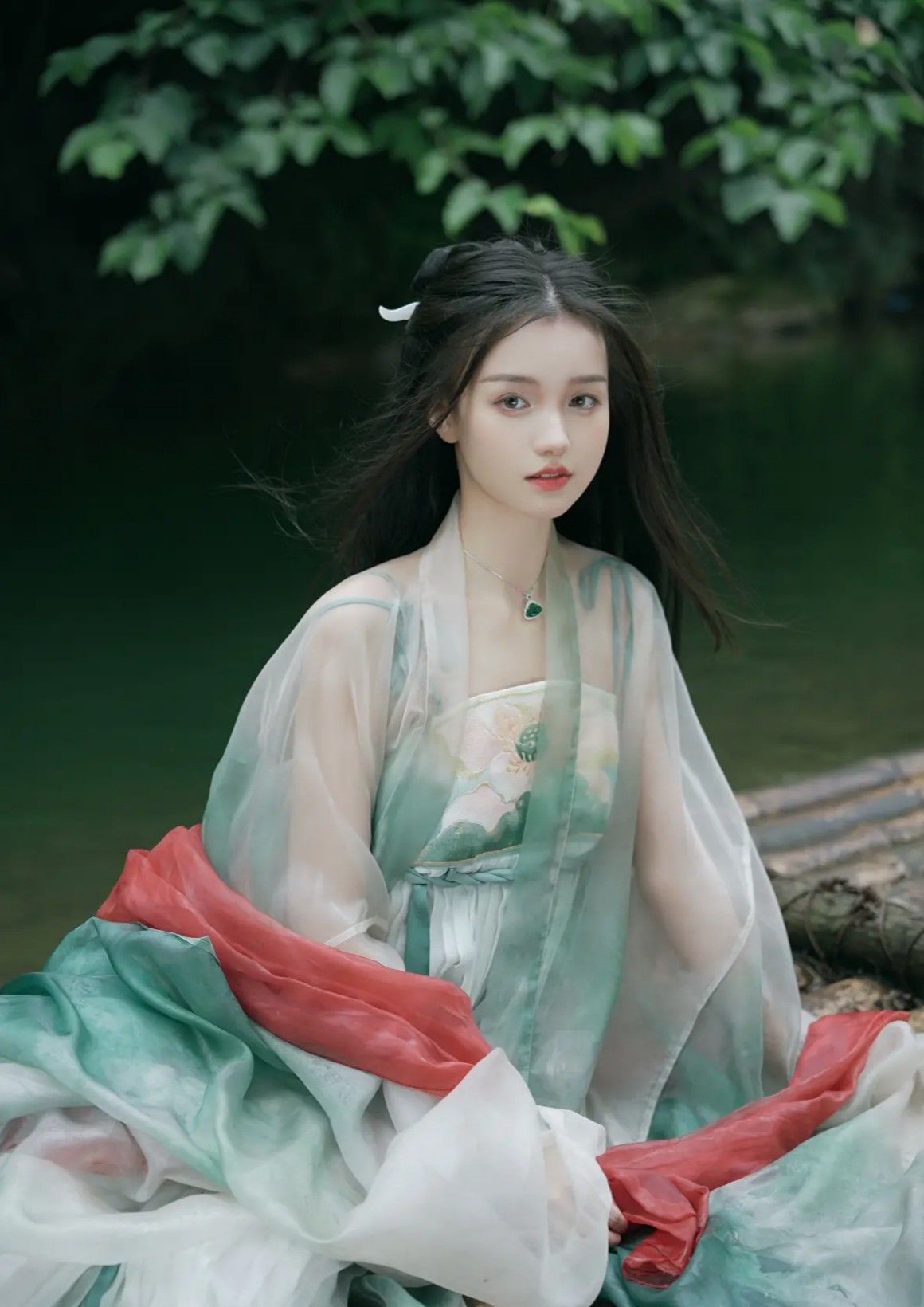 Embracing the Elegance of Cheongsam-Style Long Gowns:A Guide to a Stylish and Flattering Fit Embracing the Elegance of Cheongsam-Style Long Gowns:A Guide to a Stylish and Flattering Fit