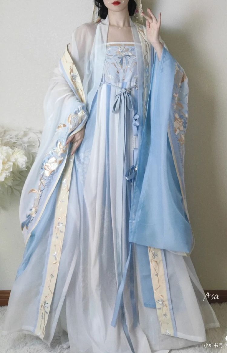 The Elegance of High Heels with Cheongsam:A Fashionable Fusion
