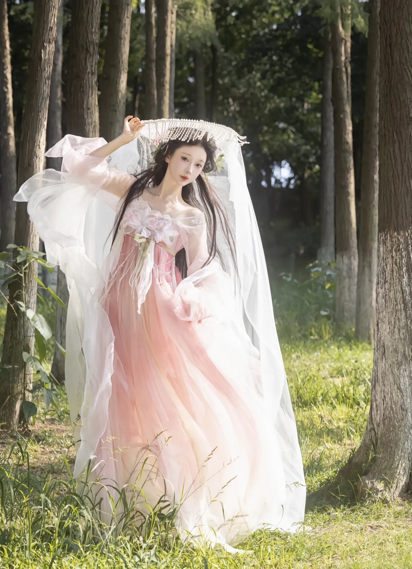 The Revival of Hanfu:The Role of Bookboys in the Traditional Chinese Attire The Revival of Hanfu:The Role of Bookboys in the Traditional Chinese Attire