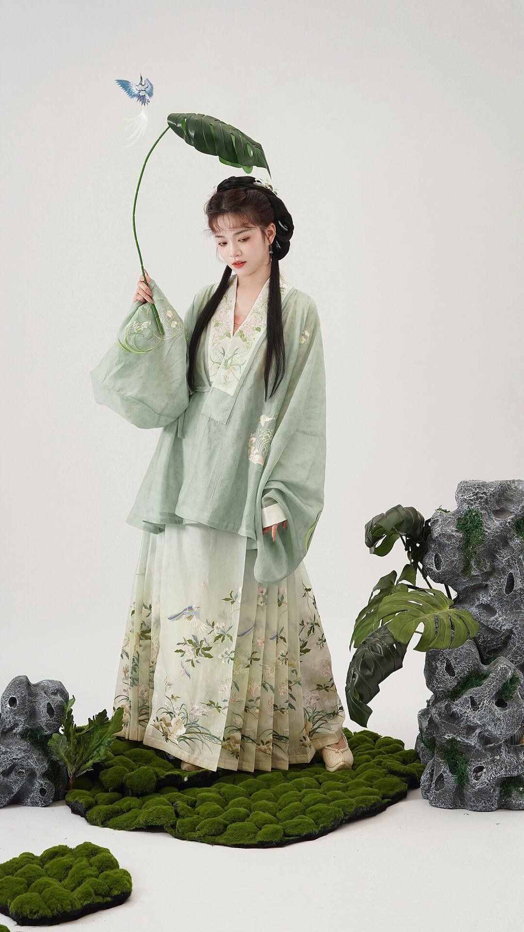 Petite Charm:The Art of Wearing Qixiong Rucheng Hanfu Petite Charm:The Art of Wearing Qixiong Rucheng Hanfu