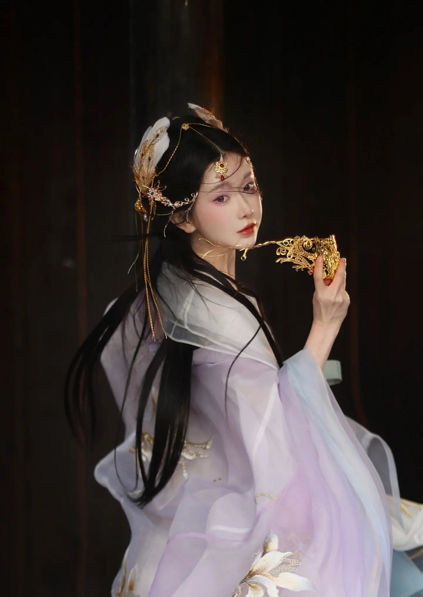 Wang Chuorans Hanfu Fashion:Exploring the Trend and Cultural Significance Wang Chuorans Hanfu Fashion:Exploring the Trend and Cultural Significance