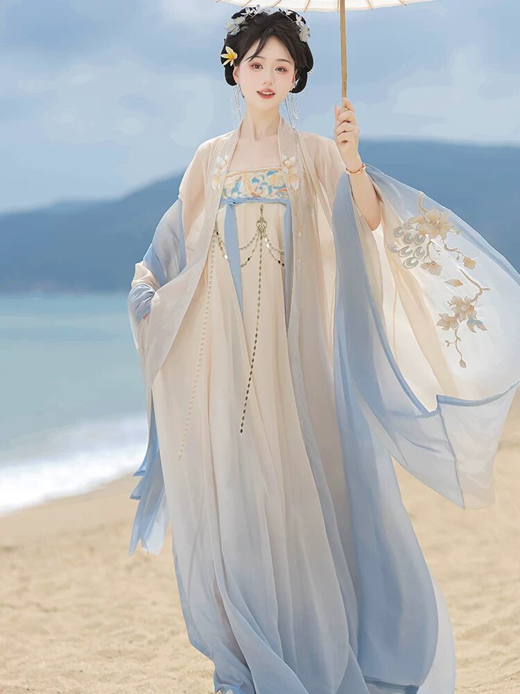 Autumn Cheongsam for the Joyful Mother-in-Law:A Wedding Banquet Tale Autumn Cheongsam for the Joyful Mother-in-Law:A Wedding Banquet Tale