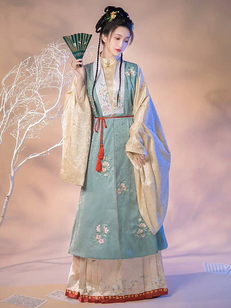 Red Cheongsam Earrings:A Guide to Styling Your Traditional Chinese Attire Red Cheongsam Earrings:A Guide to Styling Your Traditional Chinese Attire
