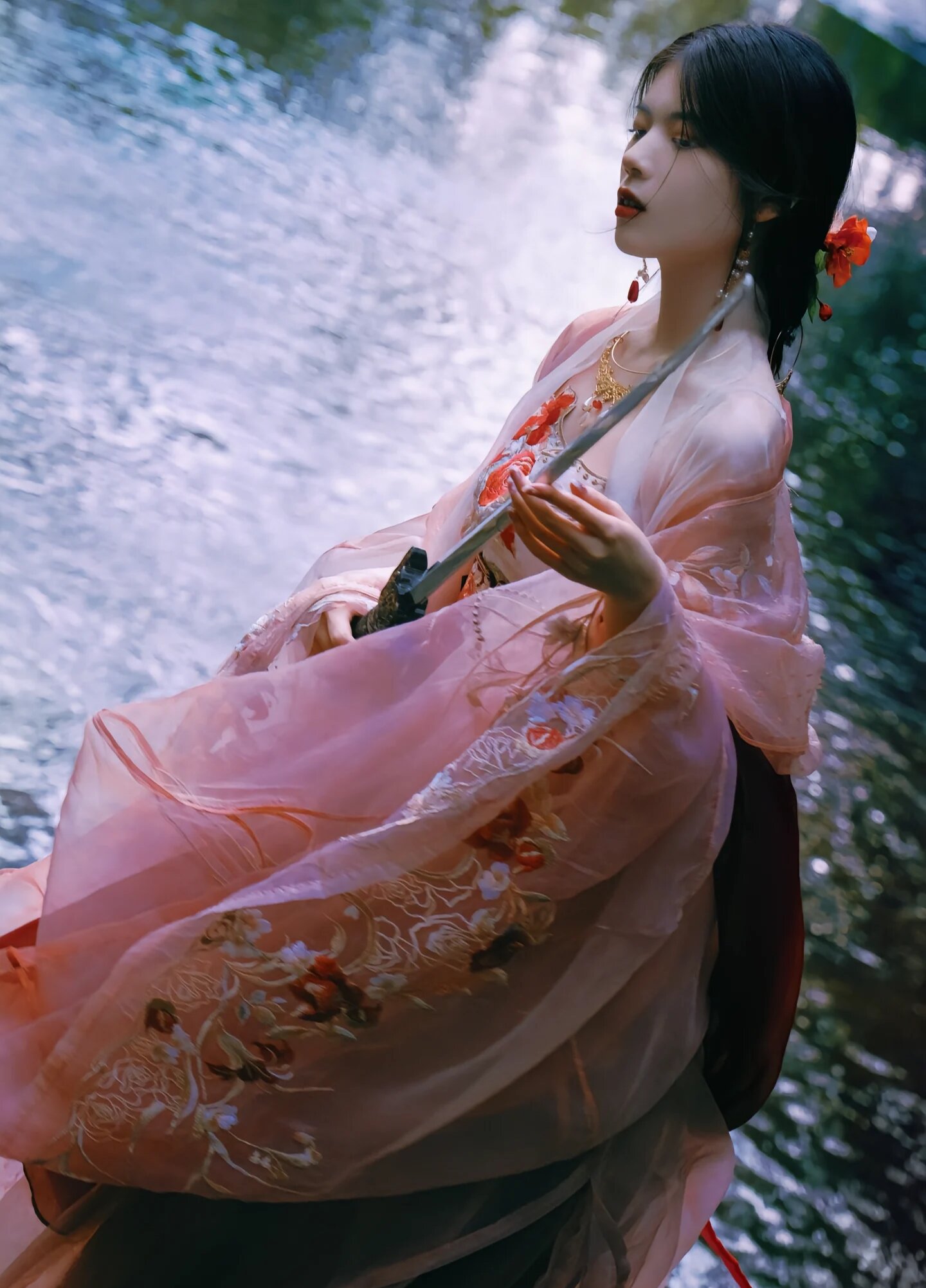 The Rose Garden Qipao:Embracing Traditional Elegance in Bloom The Rose Garden Qipao:Embracing Traditional Elegance in Bloom