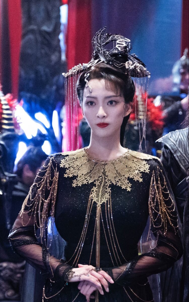 Wedding Attire for Autumn-Winter:Embracing the Elegance of Qipao Wedding Attire for Autumn-Winter:Embracing the Elegance of Qipao