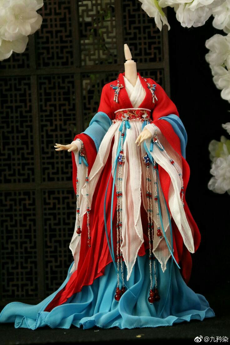 The Splendor of Glass-like Hanfu:The Story of Sifei The Splendor of Glass-like Hanfu:The Story of Sifei