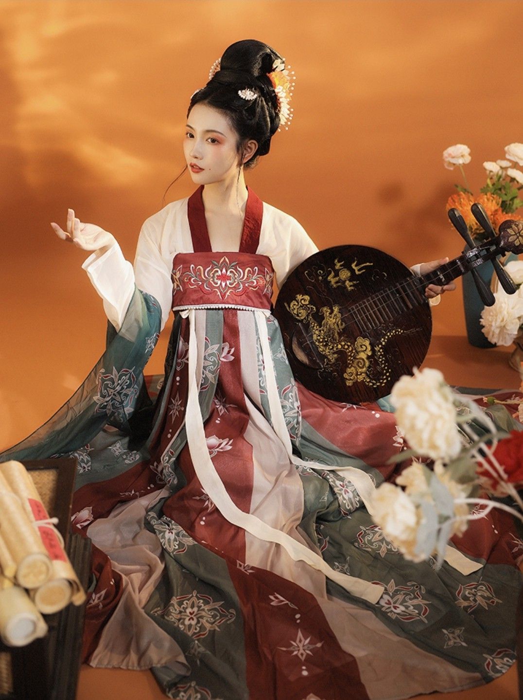 Teenagers Embracing the Charm of Hanfu at a Babbage Price Teenagers Embracing the Charm of Hanfu at a Babbage Price