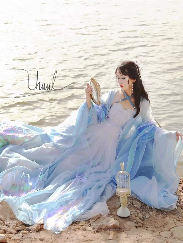 Redesigning the Cheongsam for Modern Women:Embracing Comfort and Concealing Figure Flaws Redesigning the Cheongsam for Modern Women:Embracing Comfort and Concealing Figure Flaws