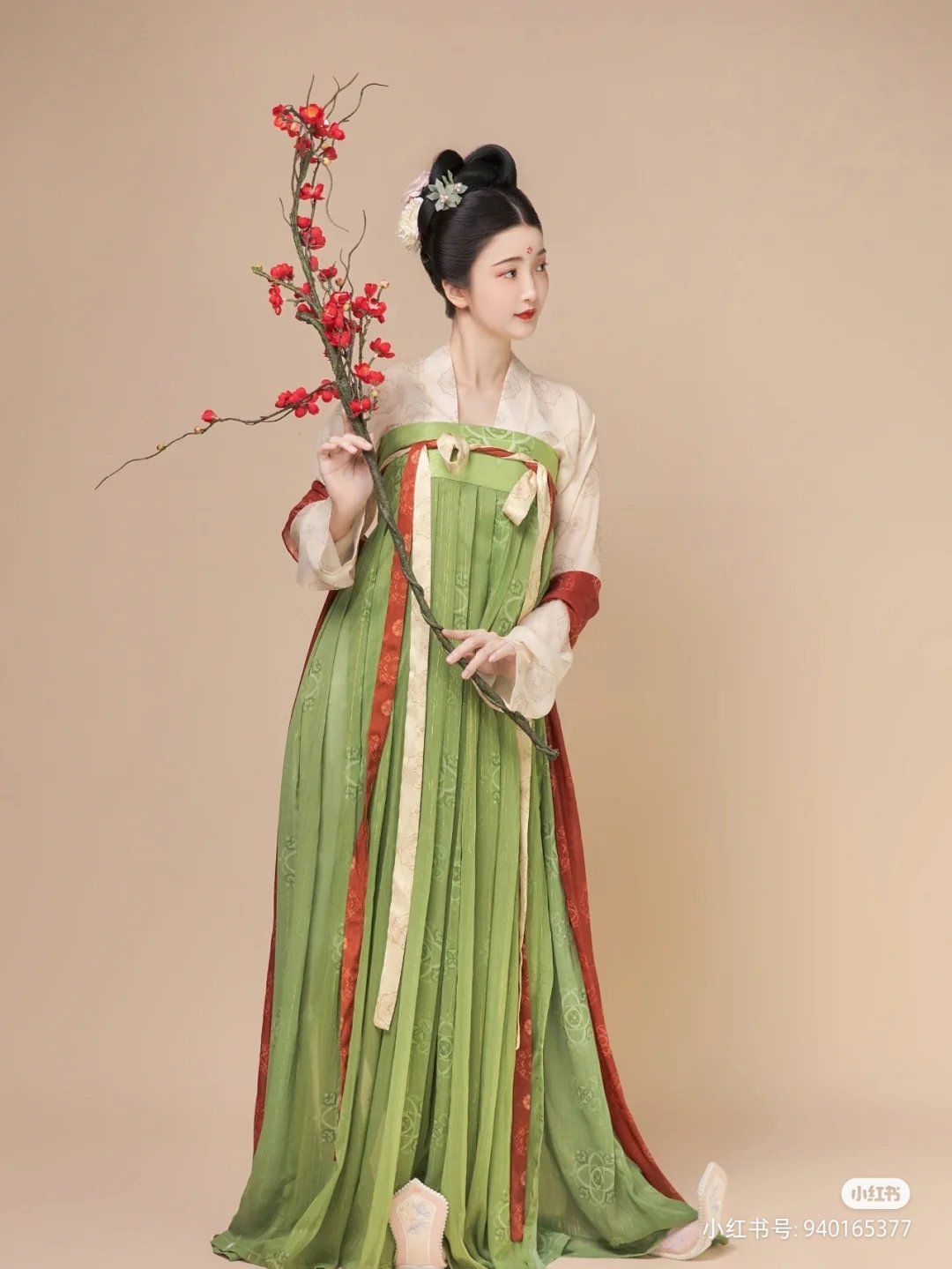 Little Girls Hair Styling with Traditional Hanfu Hairpins Little Girls Hair Styling with Traditional Hanfu Hairpins