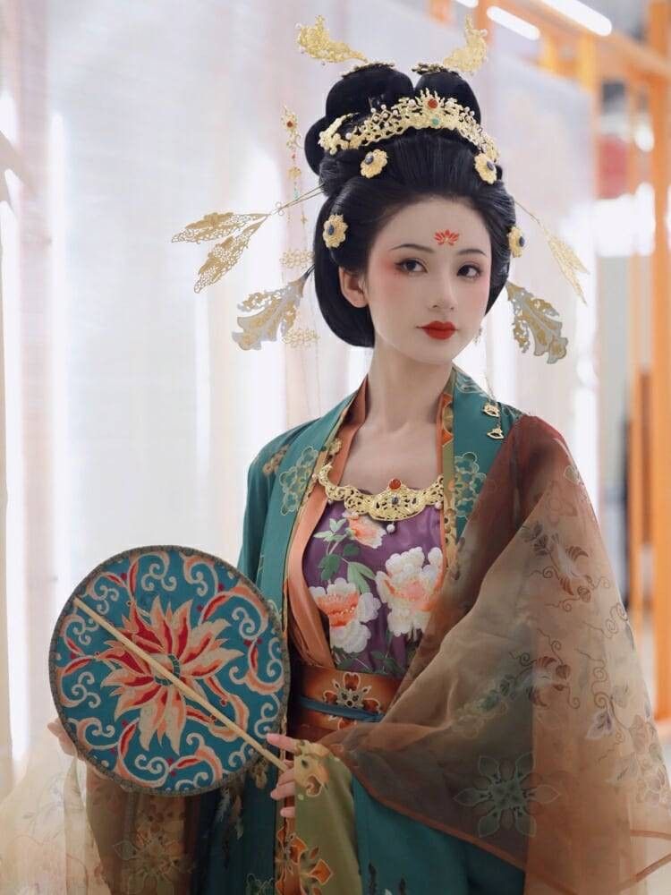 Embroidery of Suzhou:The Cultural Tapestry of Cheongsam Embroidery of Suzhou:The Cultural Tapestry of Cheongsam