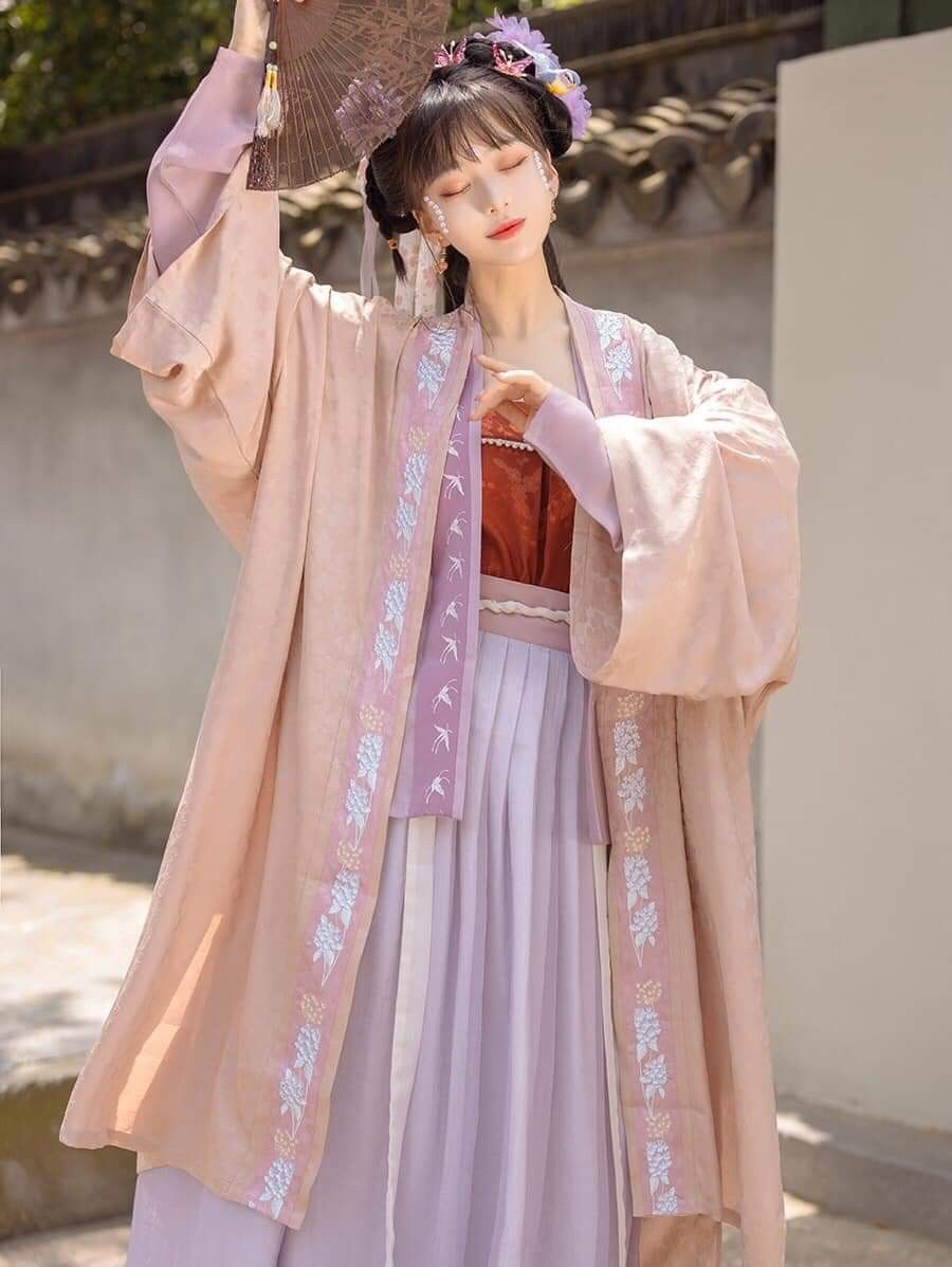 Elegant New Summer Collection of High-End Qipao for Women Elegant New Summer Collection of High-End Qipao for Women
