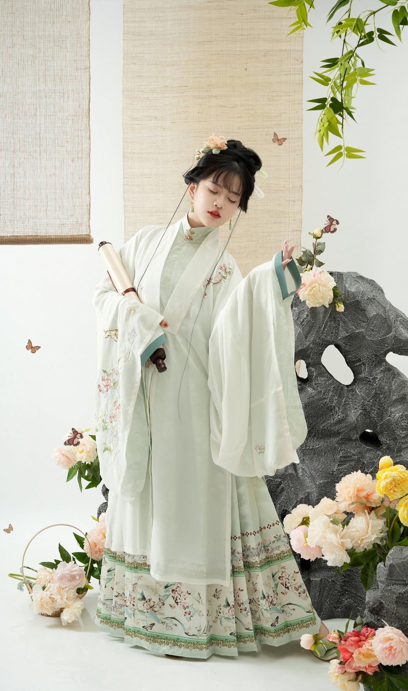 Traditional Chinese Style Horseface Skirt Set for Plus-Size Women Traditional Chinese Style Horseface Skirt Set for Plus-Size Women