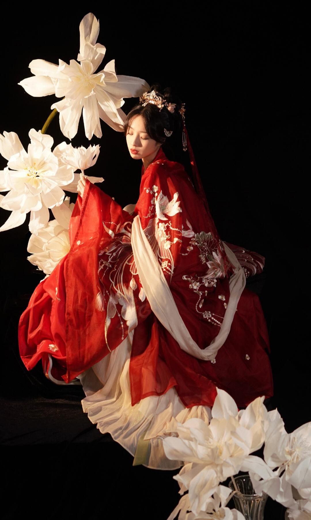 The Clove Knot in Traditional Chinese Hanfu:A Cultural Journey The Clove Knot in Traditional Chinese Hanfu:A Cultural Journey