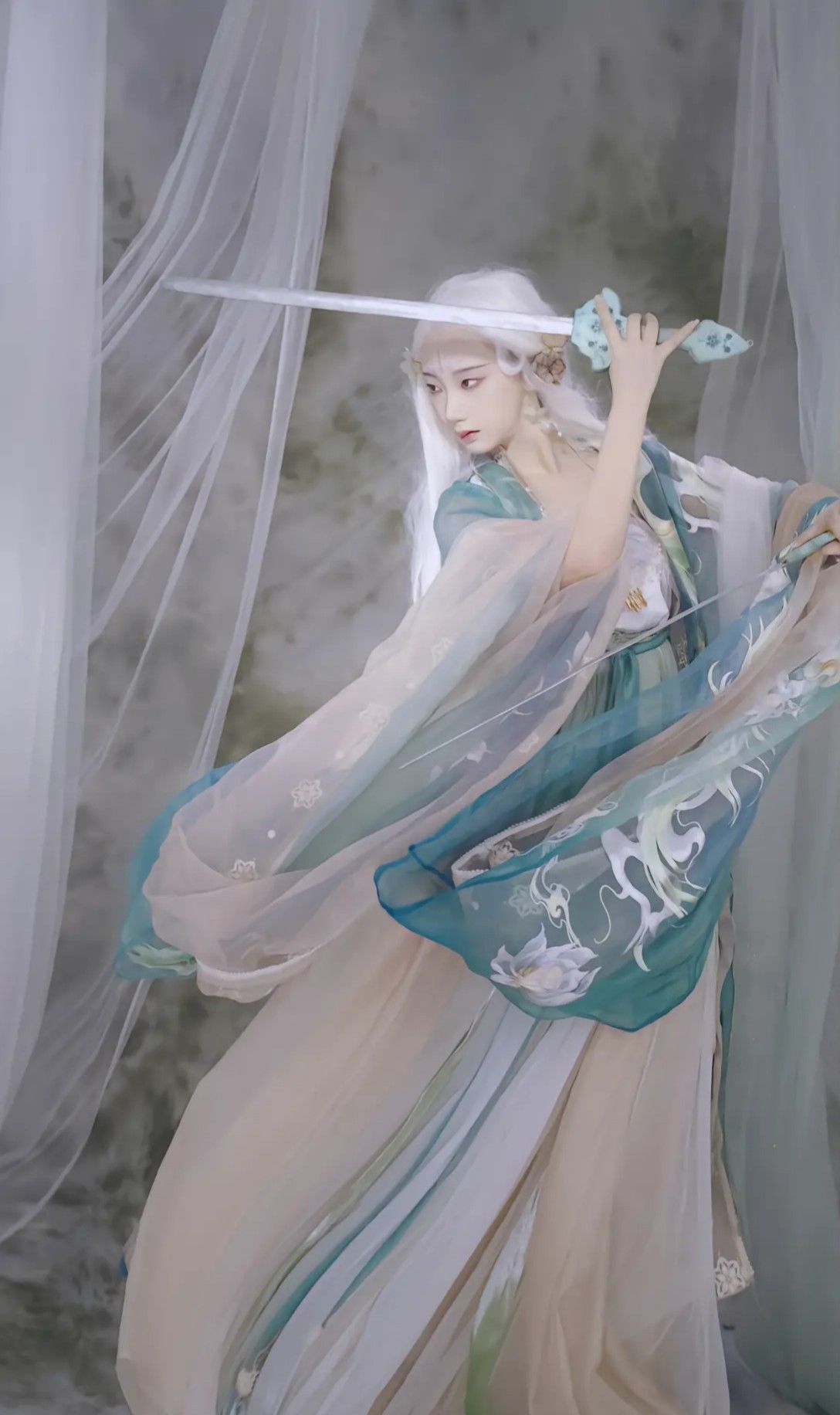 Ancient-Style Hair Ornaments and the Evolution of Traditional Chinese Hanfu Headwear Ancient-Style Hair Ornaments and the Evolution of Traditional Chinese Hanfu Headwear