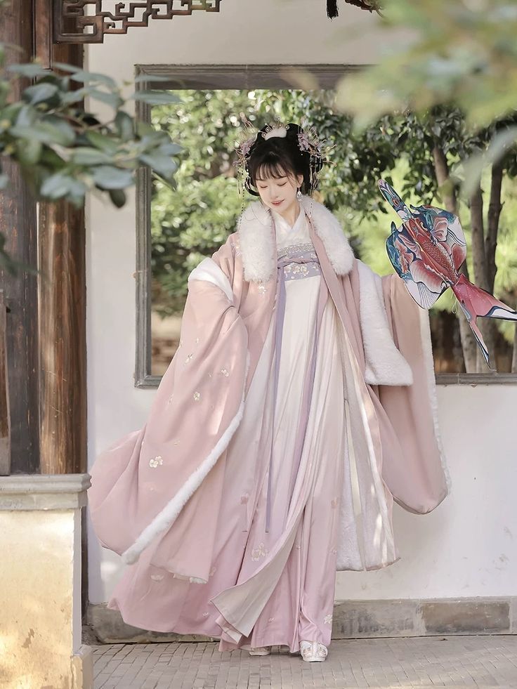 Breathable Hanfu Shoes:A Blend of Traditional Comfort and Modern Convenience Breathable Hanfu Shoes:A Blend of Traditional Comfort and Modern Convenience