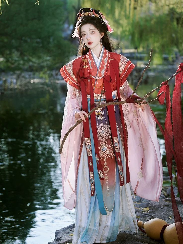 Neo-Chinese Fashion:Summer改良汉服的创新演绎 Neo-Chinese Fashion:Summer改良汉服的创新演绎