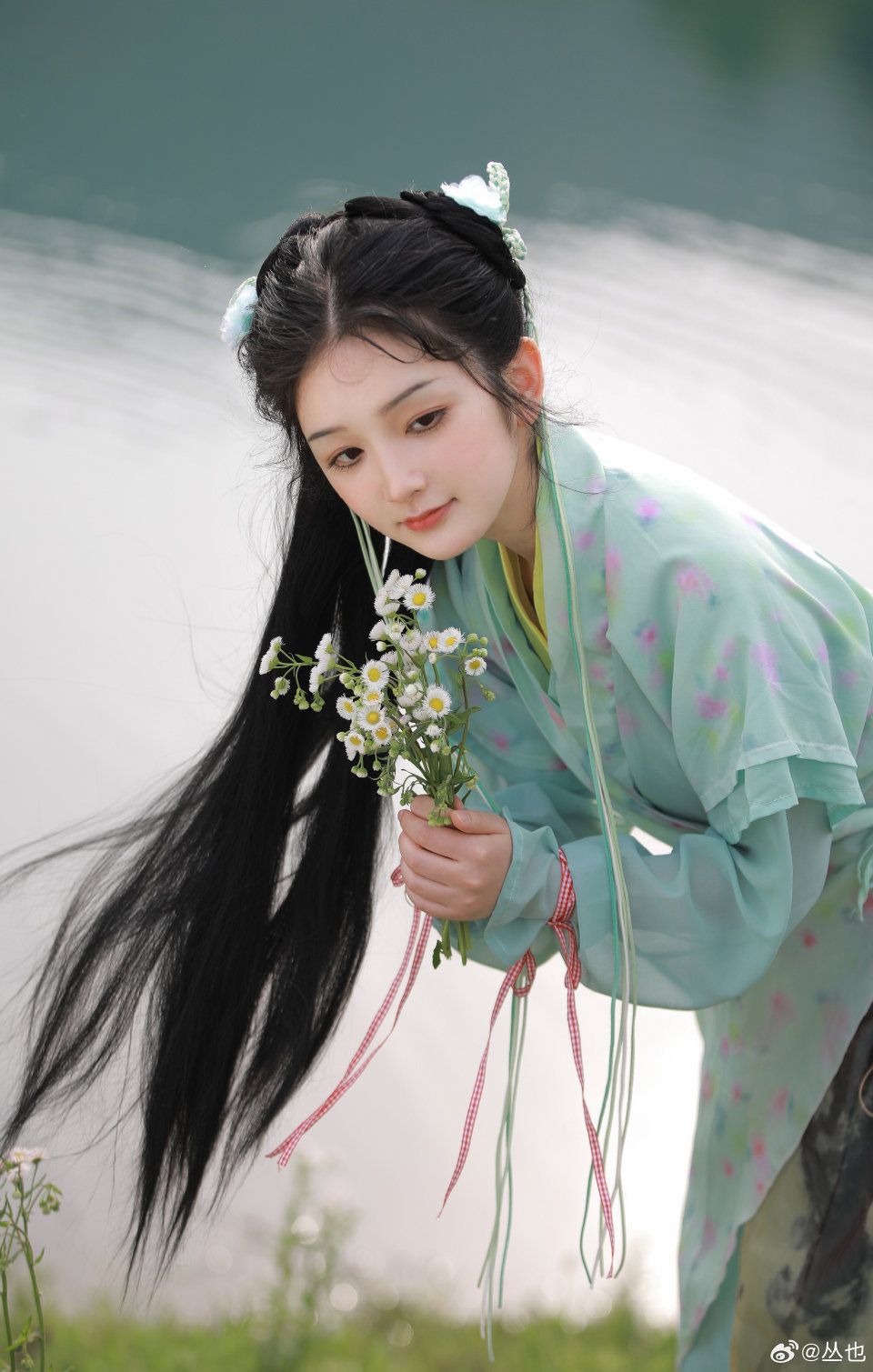 Simple and Elegant Qipao for Engagement Ceremonies Simple and Elegant Qipao for Engagement Ceremonies