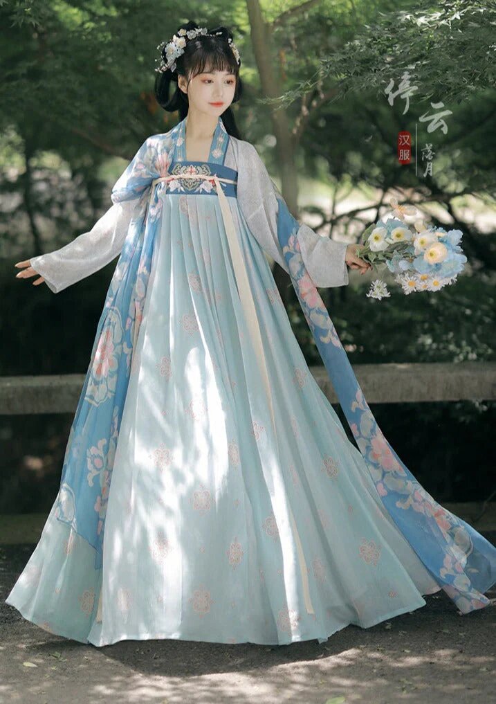 Lotus Pattern Cheongsam:A Blend of Traditional Elegance and Artistic Splendor Lotus Pattern Cheongsam:A Blend of Traditional Elegance and Artistic Splendor