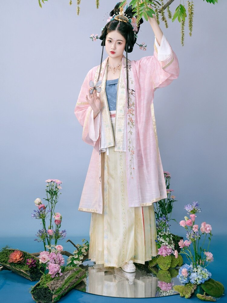 Winter Womens Horseface Skirt:A Blend of Tradition and Fashion