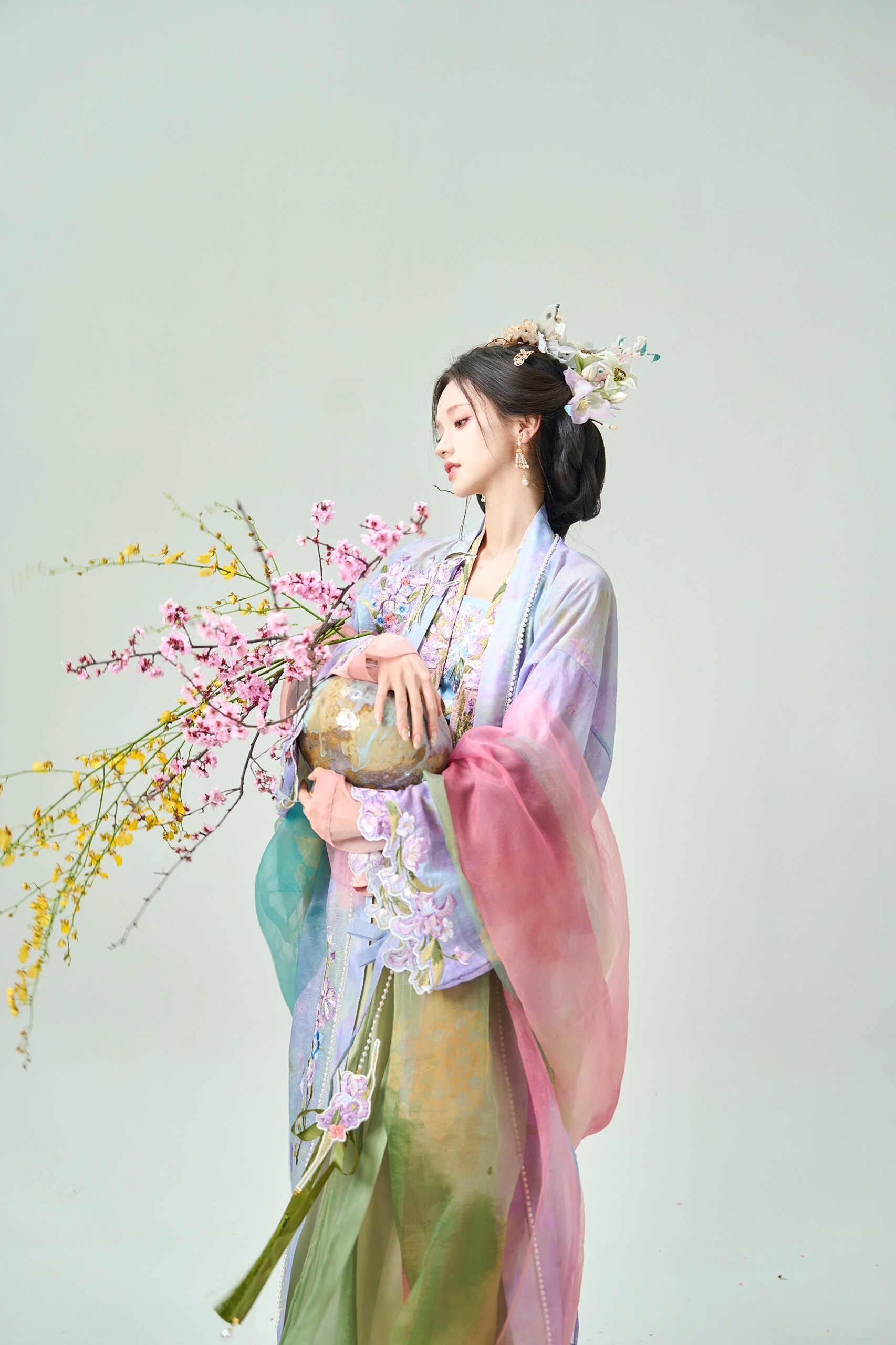 The Rise of Hanfu Short-Style Childrens Fashion The Rise of Hanfu Short-Style Childrens Fashion