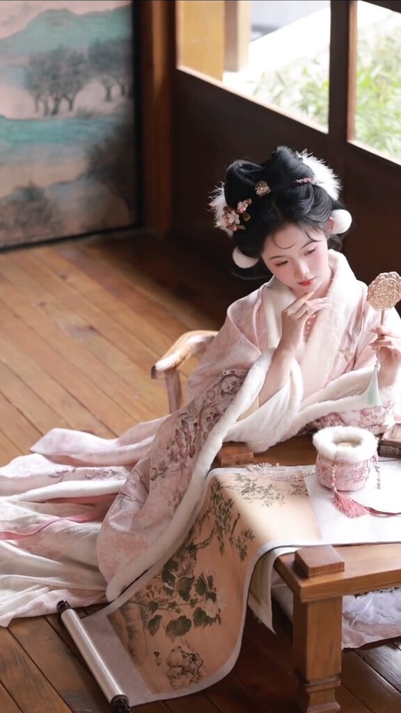 The Splendor of Black Ming-Style Hanfu Upper Clothing