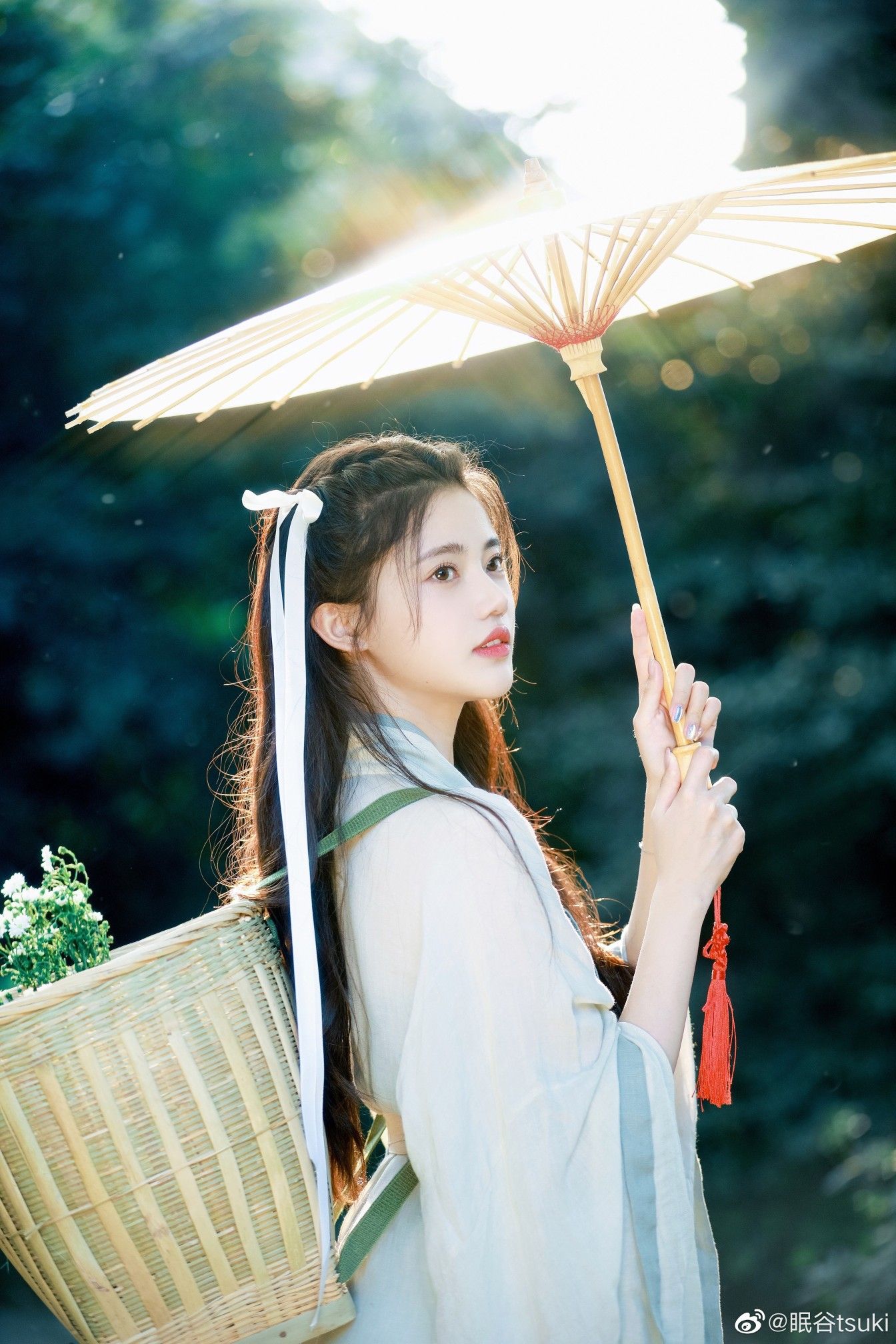 Big Fish and Little Courtyard:The Charm of Hanfu Chest-High Robes Big Fish and Little Courtyard:The Charm of Hanfu Chest-High Robes