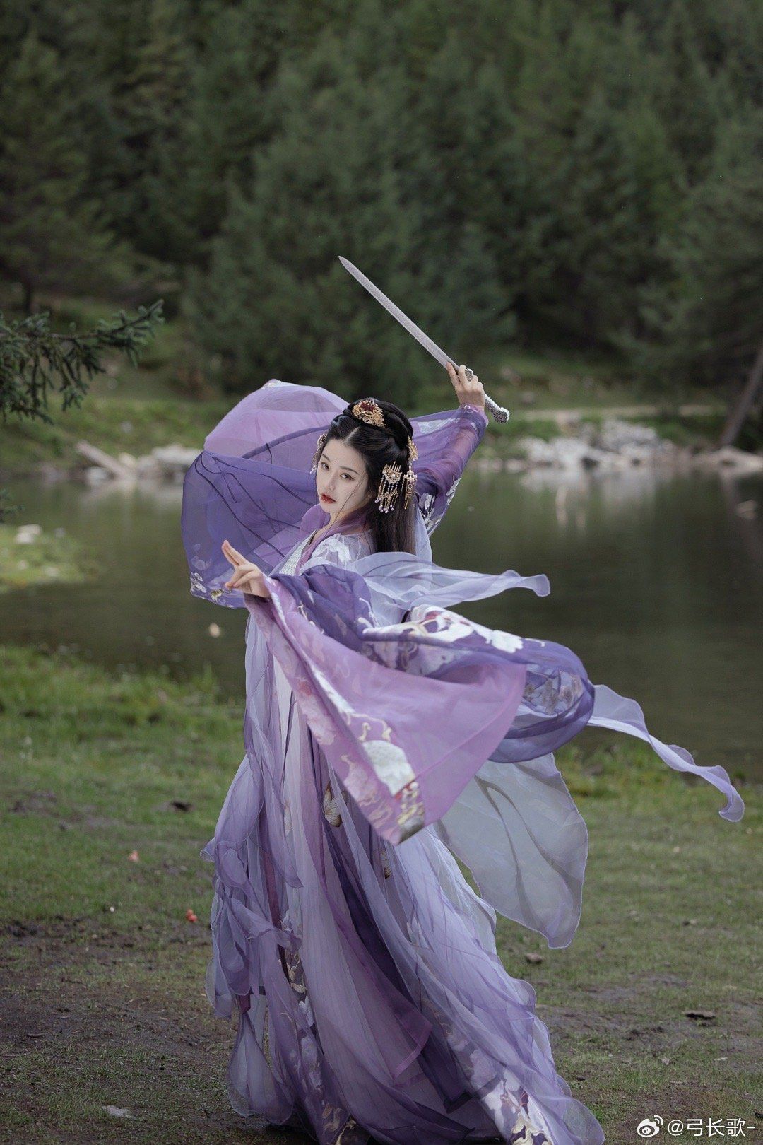 Traditional Chinese Womens Summer Attire:Blending Cheongsam Tops with Maimin Skirts Traditional Chinese Womens Summer Attire:Blending Cheongsam Tops with Maimin Skirts