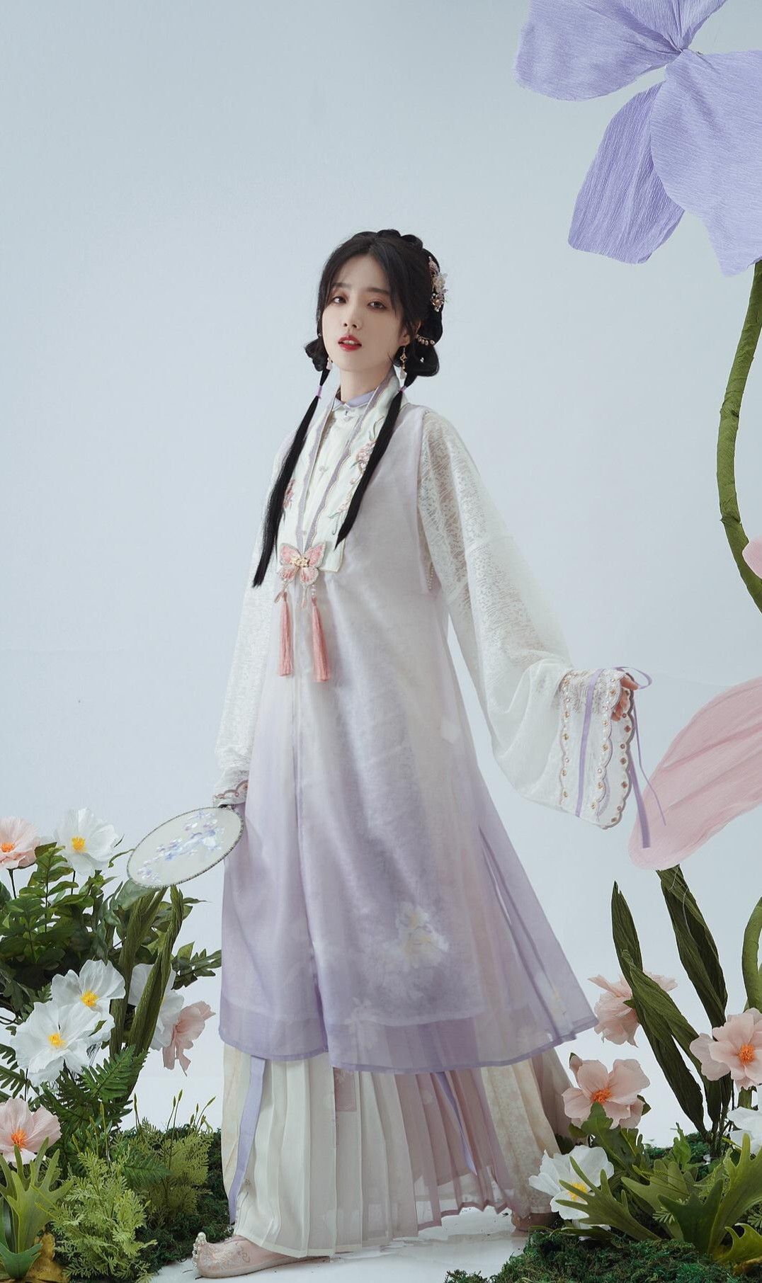 The Magnificent Revival of Hanfu:The Journey of Traditional Chinese Clothing for Junior Students