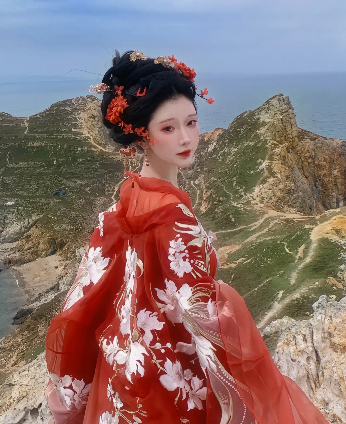 Traditional Chinese Style MaFace Skirt for Little Girls in Winter Fashion Traditional Chinese Style MaFace Skirt for Little Girls in Winter Fashion
