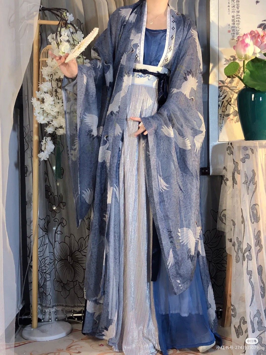 Styling a Black Qipao with an Elegant Jacket Styling a Black Qipao with an Elegant Jacket