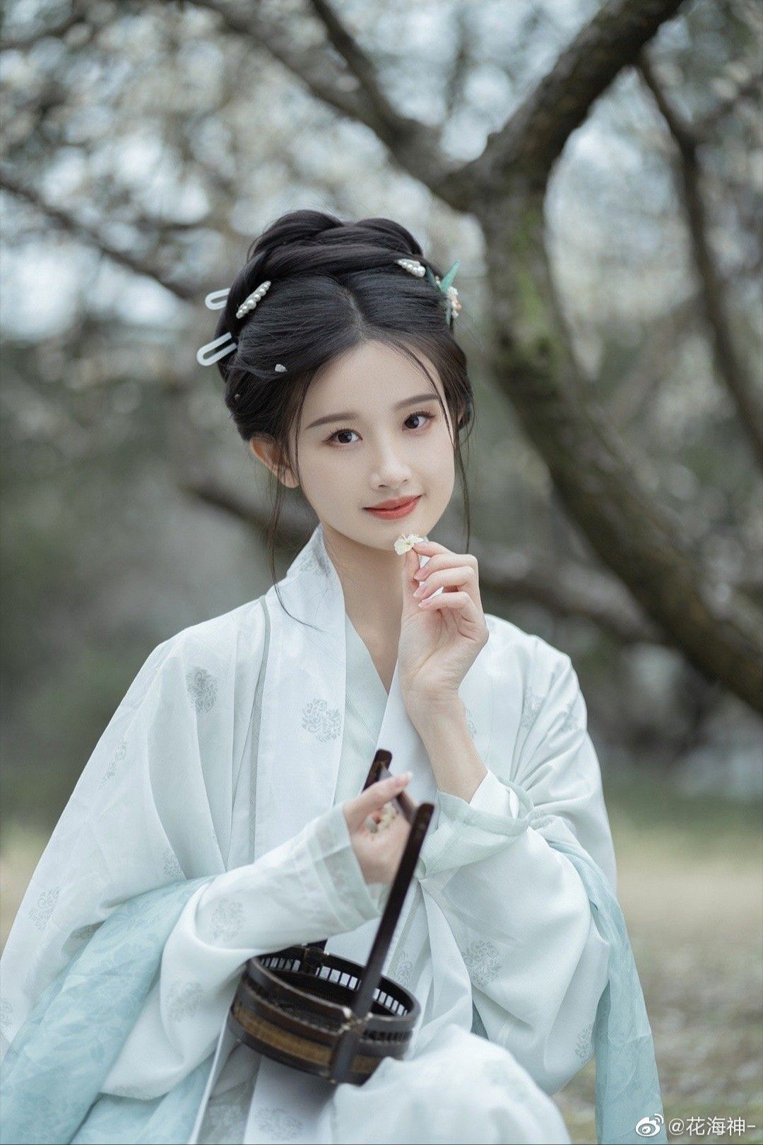Maternal-Child Traditional Hanfu Costumes:A Spring-Summer Guide for Moms and Daughters Maternal-Child Traditional Hanfu Costumes:A Spring-Summer Guide for Moms and Daughters