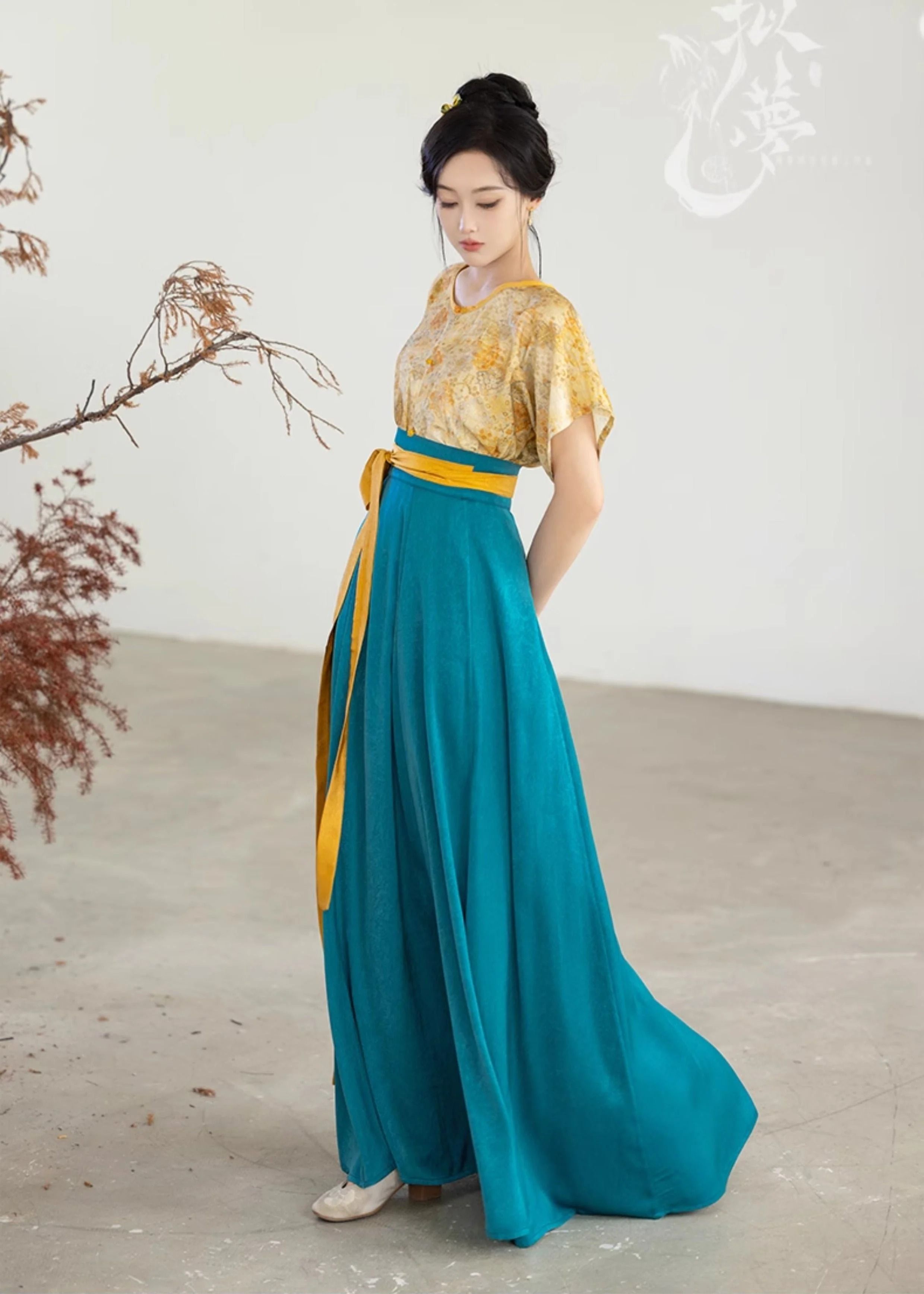 Chinese Cheongsam Fabrics:Embracing Traditional Elegance in Modern Times Chinese Cheongsam Fabrics:Embracing Traditional Elegance in Modern Times