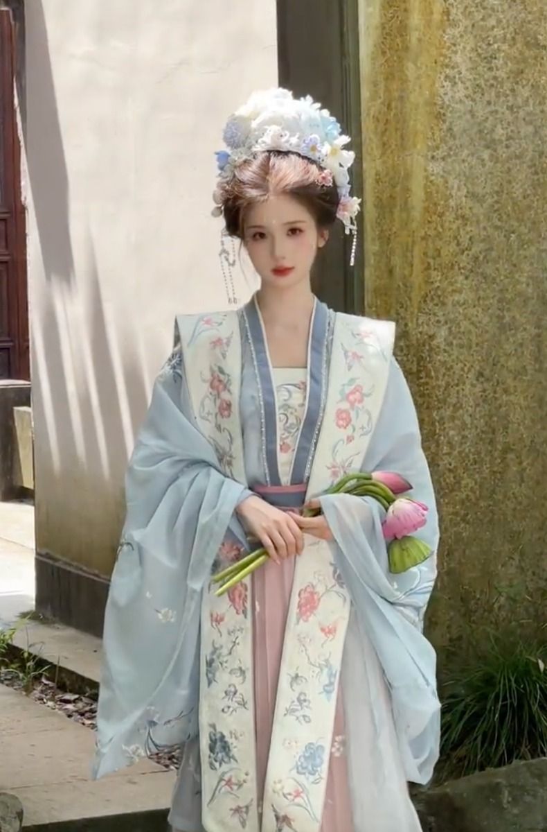Ancient Beauty in Traditional Hanfu Costumes:A Glimpse into the World of Ancient Chinese Elegance Ancient Beauty in Traditional Hanfu Costumes:A Glimpse into the World of Ancient Chinese Elegance