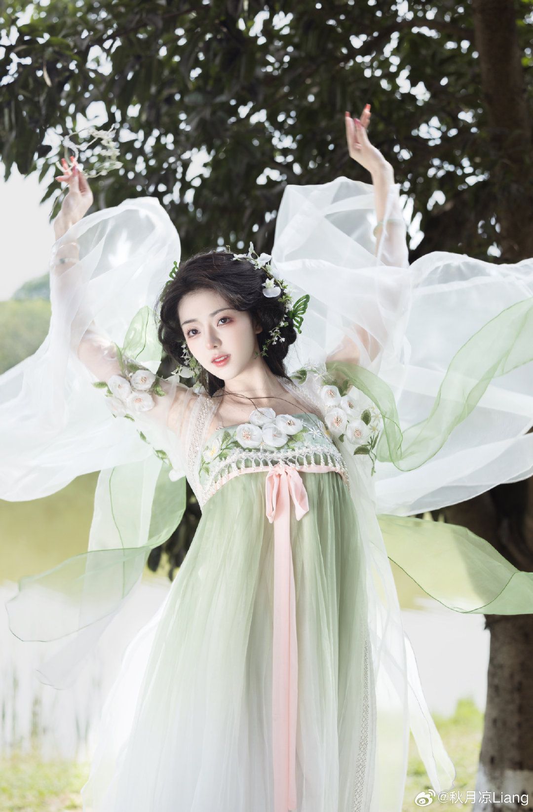 The Story of a Joyful Mother-in-Laws Wedding Banquet and the Mosaic Skirt of Tradition The Story of a Joyful Mother-in-Laws Wedding Banquet and the Mosaic Skirt of Tradition