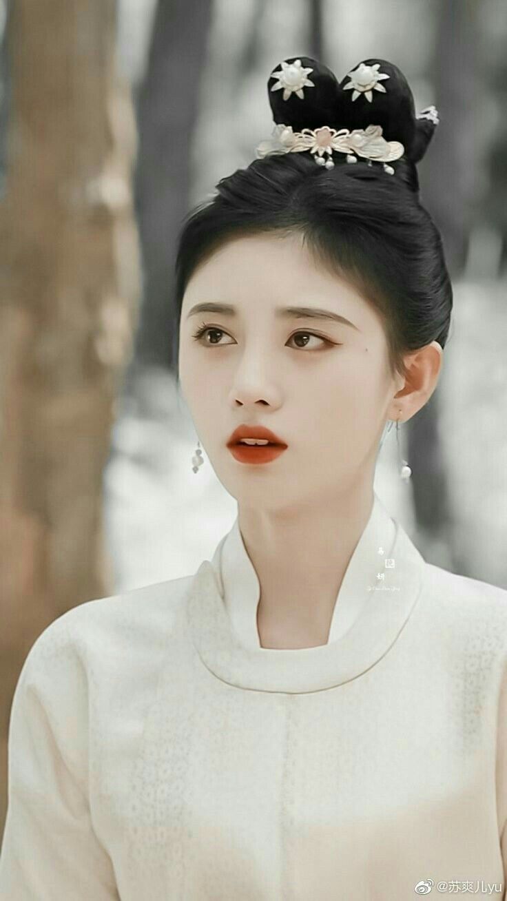 Embracing the Essence of Hanfu:My Hearts Inclination Embracing the Essence of Hanfu:My Hearts Inclination